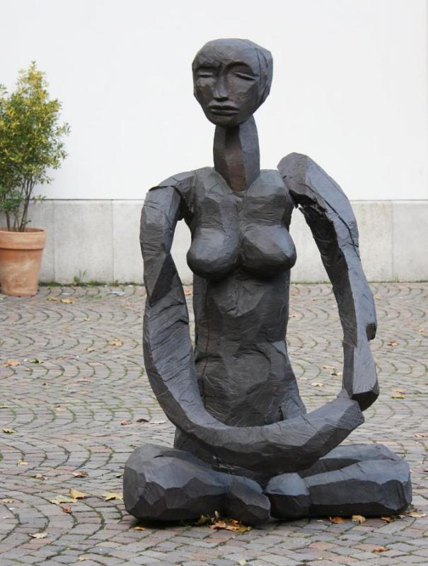 1803_16 Dřevěná žena